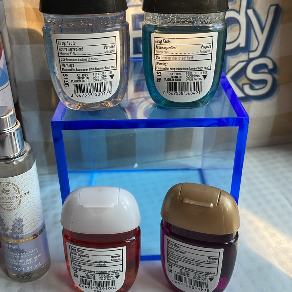 Bath & BodyWorks Variety Bundle - Picture 7 of 11